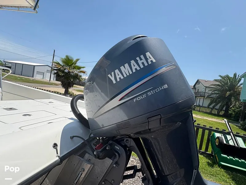 Slide: The Image of Yanaha 250HP Engine - 15499088