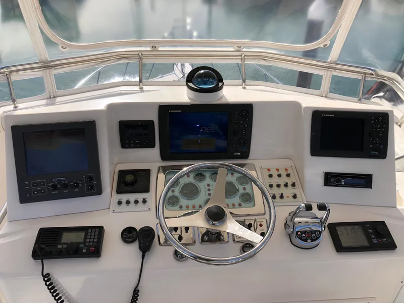 Slide: The Image of Cabo 35 CONVERTIBLE 2003 - 15