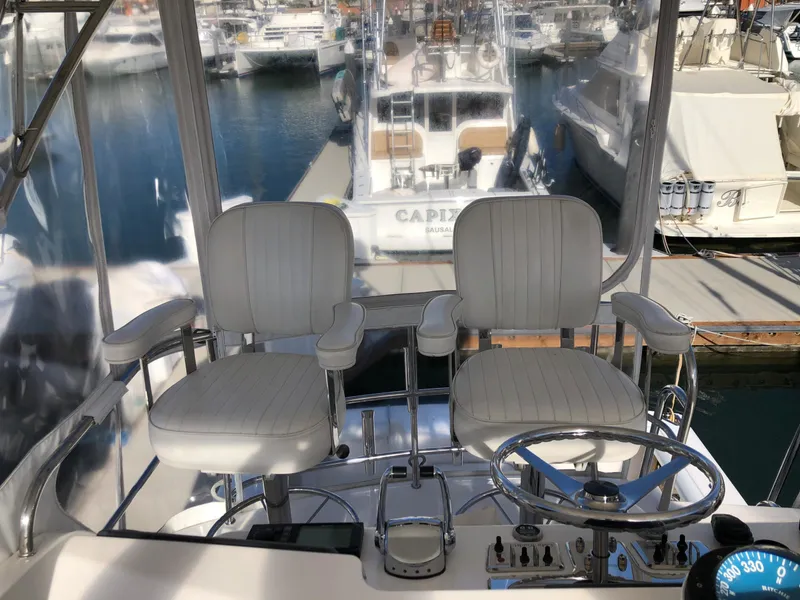 Slide: The Image of Cabo 35 CONVERTIBLE 2003 - 16