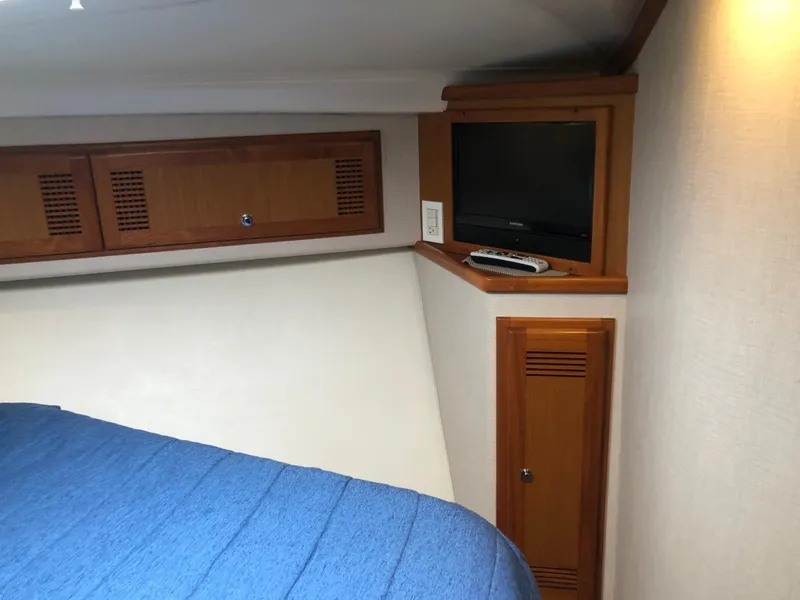 Slide: The Image of Cabo 35 CONVERTIBLE 2003 - 29