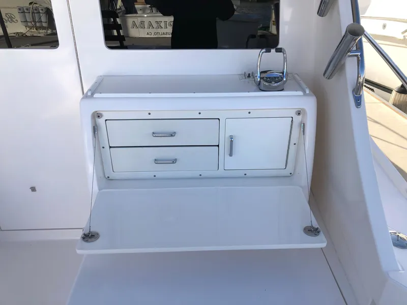 Slide: The Image of Cabo 35 CONVERTIBLE 2003 - 13