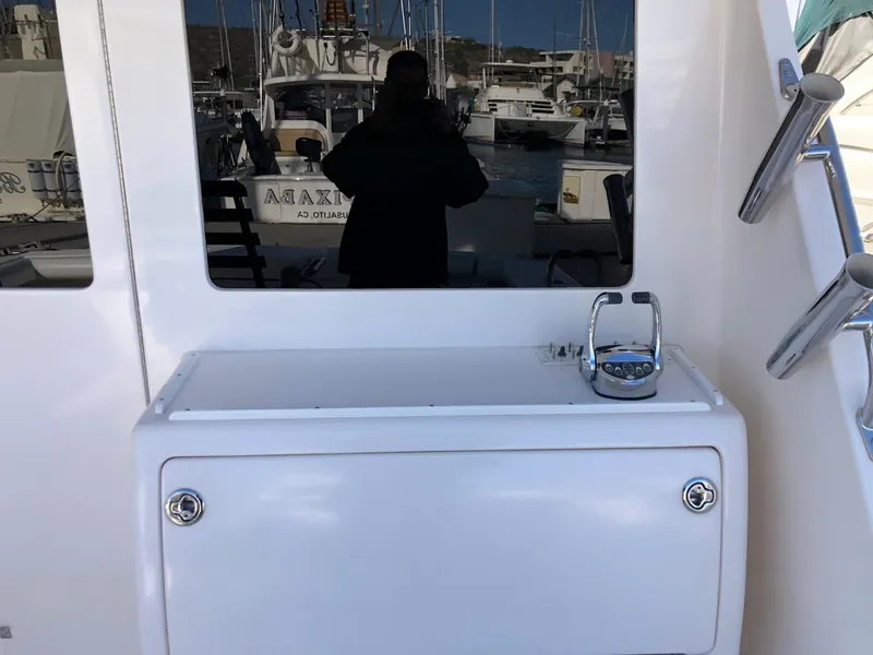 Slide: The Image of Cabo 35 CONVERTIBLE 2003 - 11