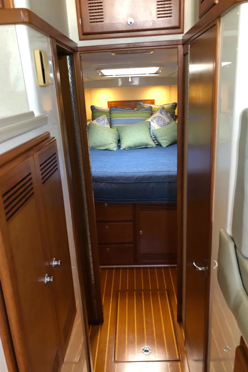 Slide: The Image of Cabo 35 CONVERTIBLE 2003 - 24