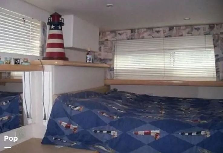 Slide: The Image of Carver Yachts 325 Aft Cabin 1998 - 15453844