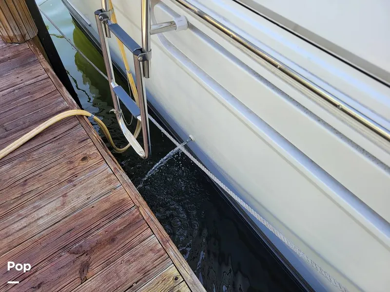 Slide: The Image of Cruisers Yachts 3650 1998 - 15652104