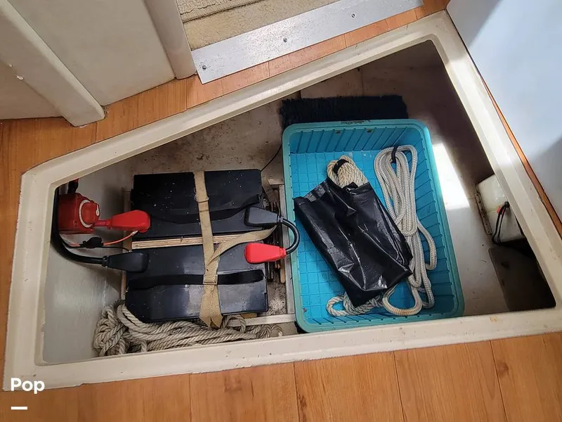 Slide: The Image of Cruisers Yachts 3650 1998 - 15652186