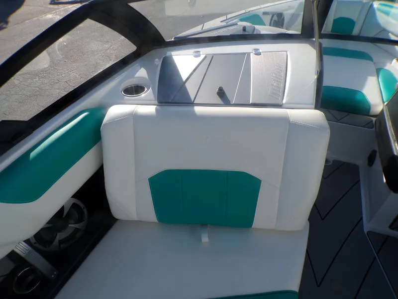 Slide: The Image of Malibu Wakesetter 25LSV 2020 - 10