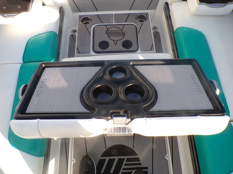Slide: The Image of Malibu Wakesetter 25LSV 2020 - 13
