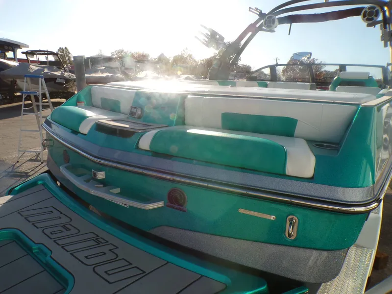 Slide: The Image of Malibu Wakesetter 25LSV 2020 - 4