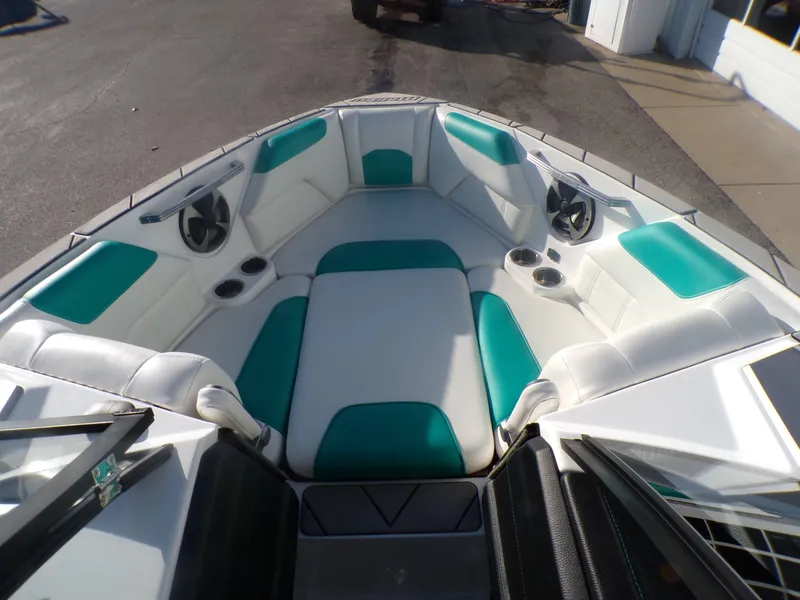 Slide: The Image of Malibu Wakesetter 25LSV 2020 - 8