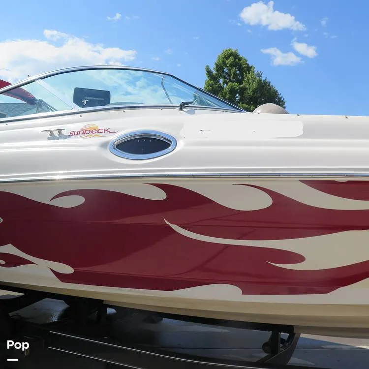 Slide: The Image of Sea Ray 270 Sundeck 2004 - 15726454