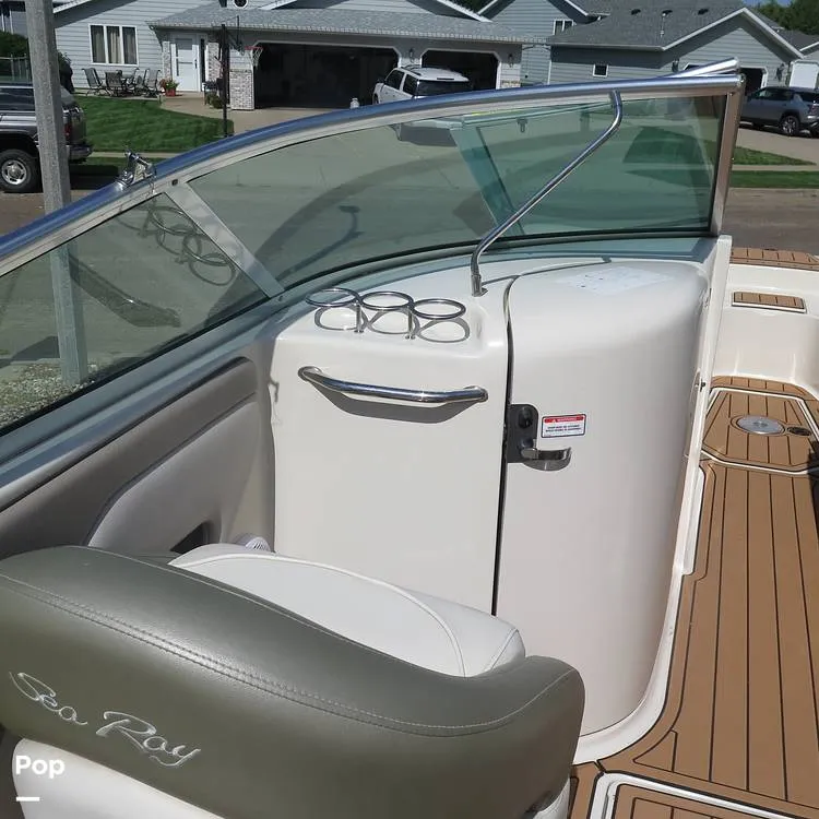 Slide: The Image of Sea Ray 270 Sundeck 2004 - 15714722