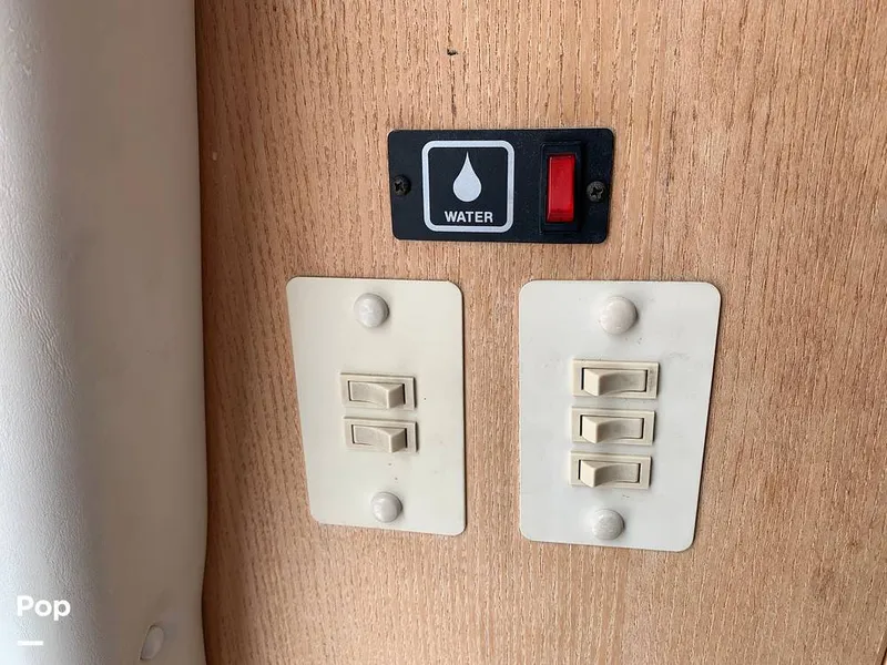 Slide: The Image of Bayliner Avanti 3258 1999 - 15491884