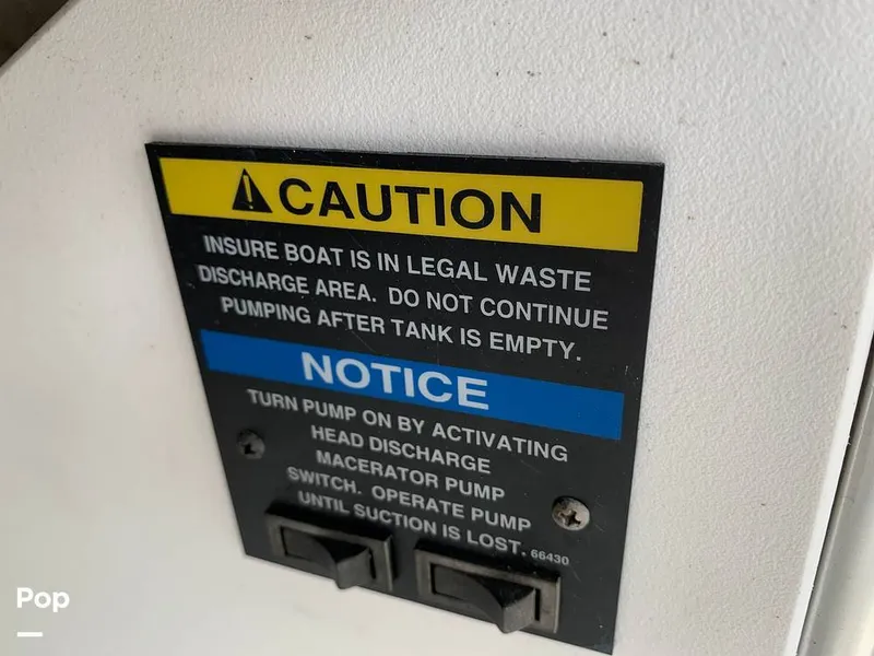 Slide: The Image of Bayliner Avanti 3258 1999 - 15491922