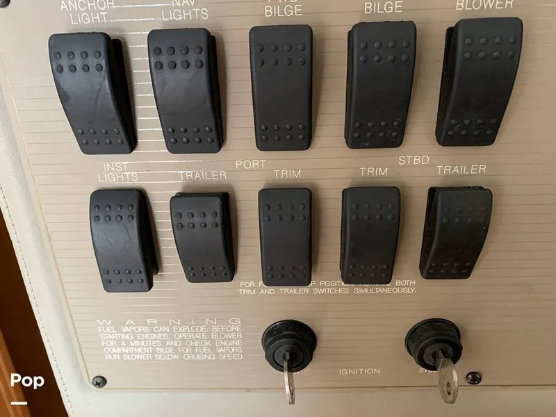 Slide: The Image of Bayliner Avanti 3258 1999 - 15491857