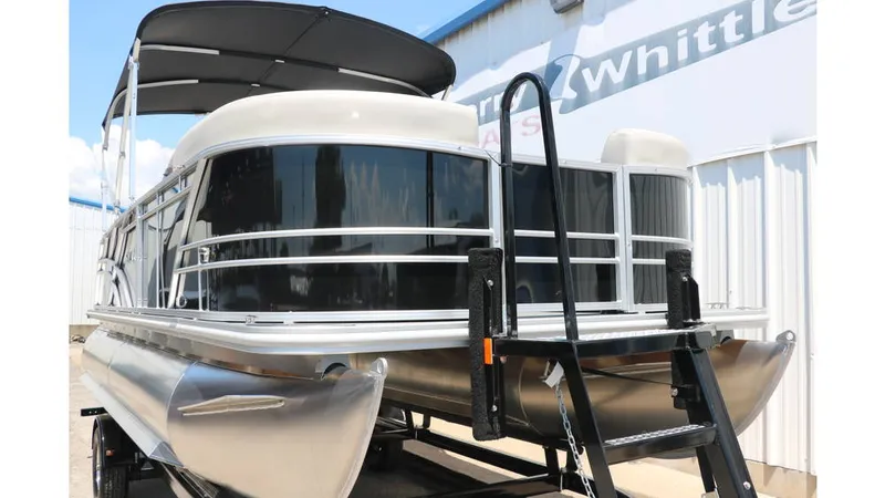 Slide: The Image of Sylvan Mirage 820 CLZ DH 2025 - 11