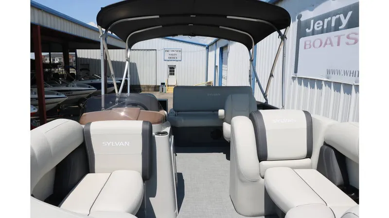 Slide: The Image of Sylvan Mirage 820 CLZ DH 2025 - 16