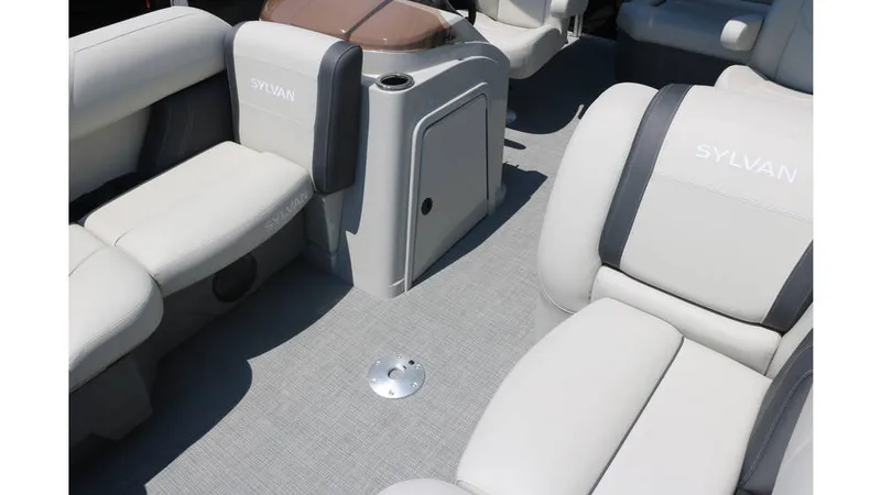 Slide: The Image of Sylvan Mirage 820 CLZ DH 2025 - 19