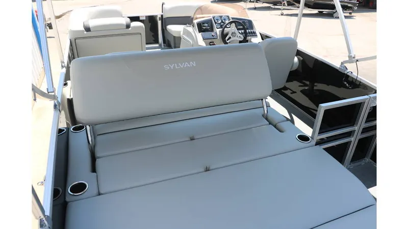 Slide: The Image of Sylvan Mirage 820 CLZ DH 2025 - 21