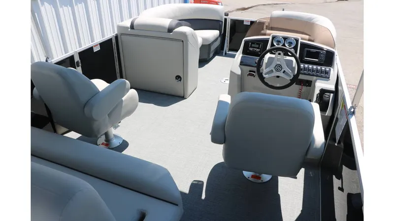 Slide: The Image of Sylvan Mirage 820 CLZ DH 2025 - 24