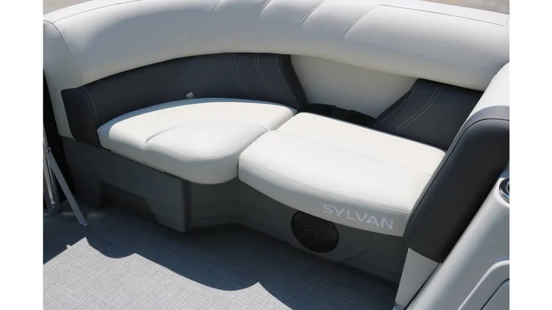 Slide: The Image of Sylvan Mirage 820 CLZ DH 2025 - 28