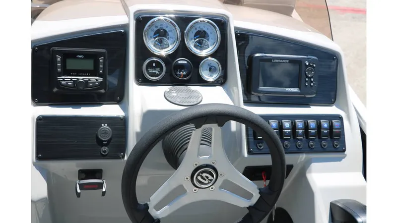 Slide: The Image of Sylvan Mirage 820 CLZ DH 2025 - 29