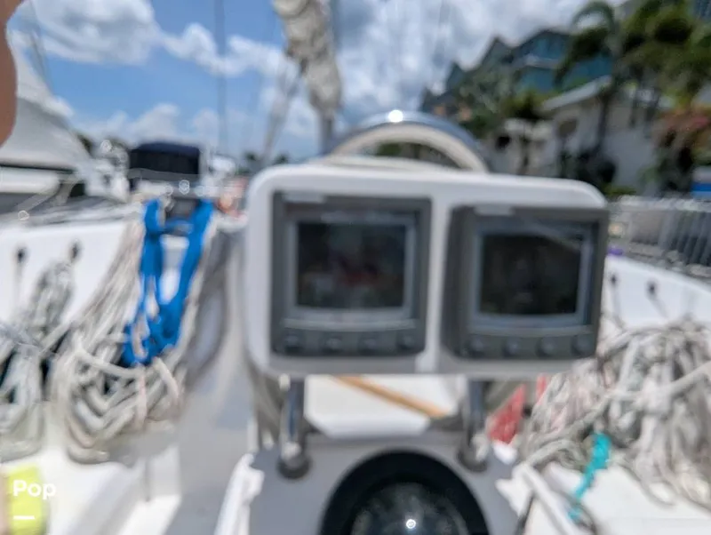 Slide: The Image of Hunter 40.5 Legend 1996 - 15556819