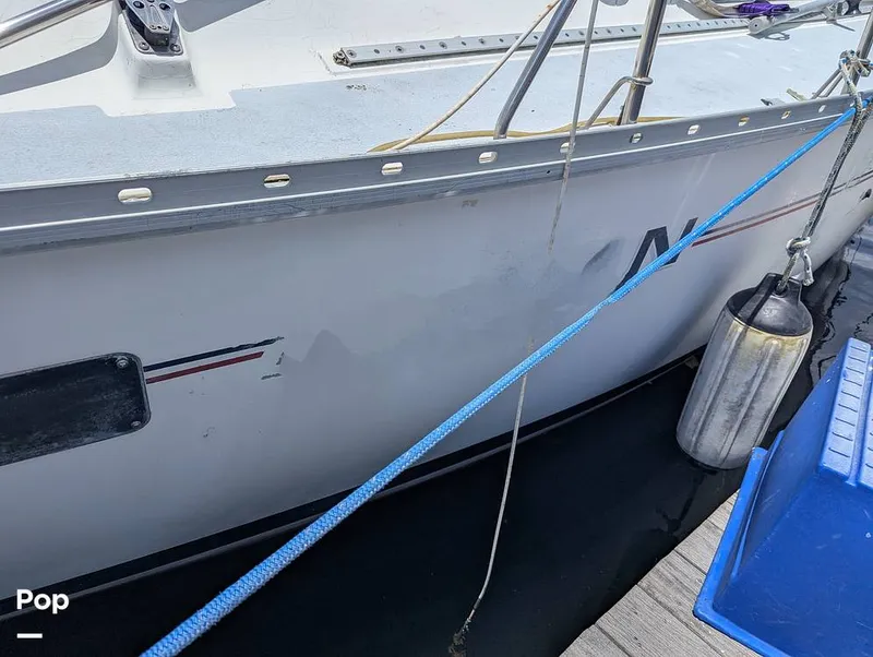 Slide: The Image of Hunter 40.5 Legend 1996 - 15556832