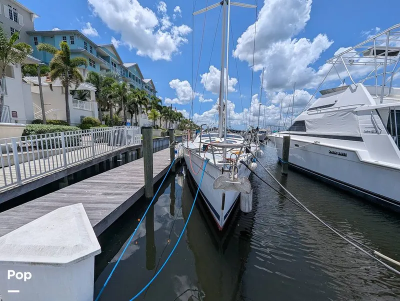 Slide: The Image of Hunter 40.5 Legend 1996 - 15556838