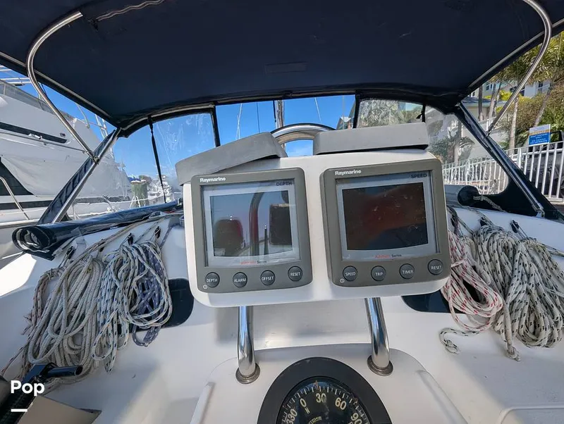 Slide: The Image of Hunter 40.5 Legend 1996 - 16273256