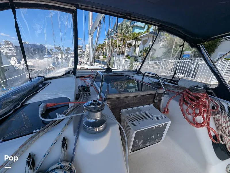 Slide: The Image of Hunter 40.5 Legend 1996 - 16273262