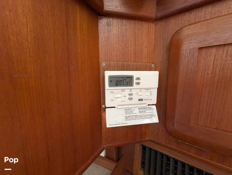 Slide: The Image of Hunter 40.5 Legend 1996 - 15556735