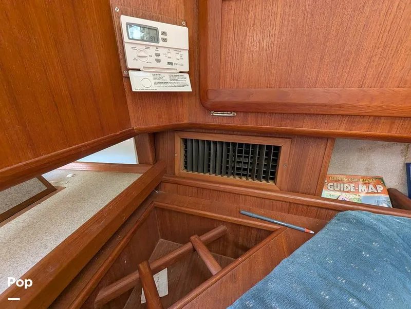 Slide: The Image of Hunter 40.5 Legend 1996 - 15556736