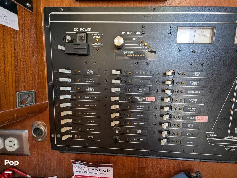 Slide: The Image of Hunter 40.5 Legend 1996 - 15556756