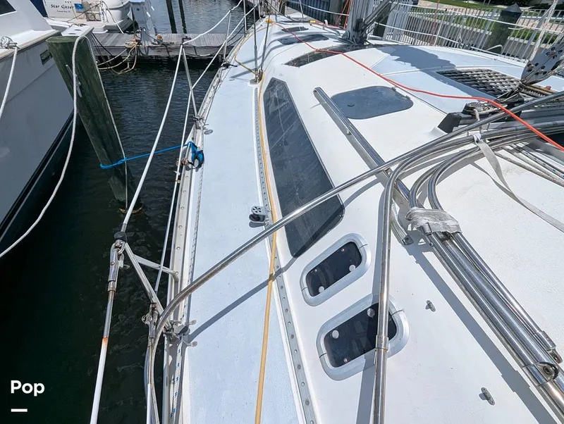 Slide: The Image of Hunter 40.5 Legend 1996 - 15556793