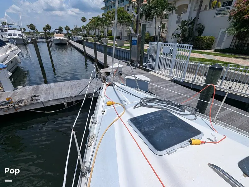 Slide: The Image of Hunter 40.5 Legend 1996 - 15556800