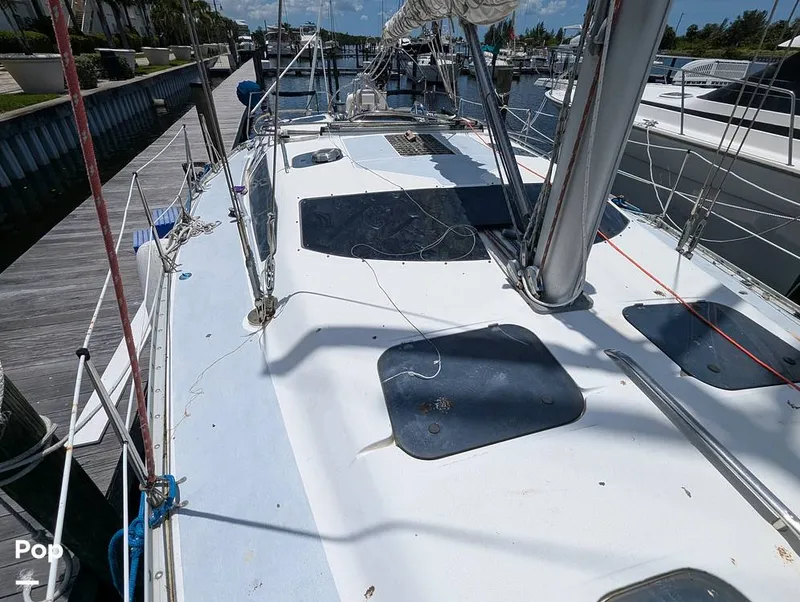 Slide: The Image of Hunter 40.5 Legend 1996 - 15556803