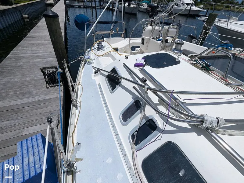 Slide: The Image of Hunter 40.5 Legend 1996 - 15556807