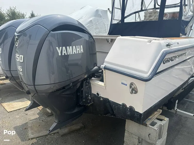 Slide: The Image of Grady-White Express 265 2002 - 15541900