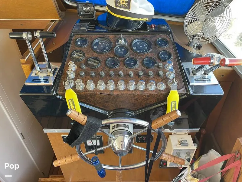 Slide: The Image of Tollycraft Tri-cabin 34 1975 - 15507358