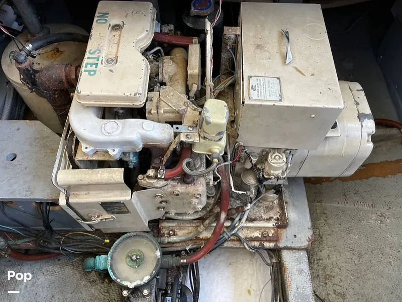 Slide: The Image of Tollycraft Tri-cabin 34 1975 - 15507402