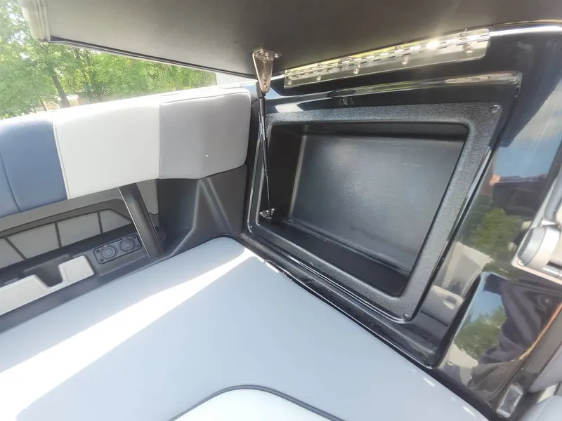 Slide: The Image of Malibu Wakesetter 24 MXZ 2023 - 15534446