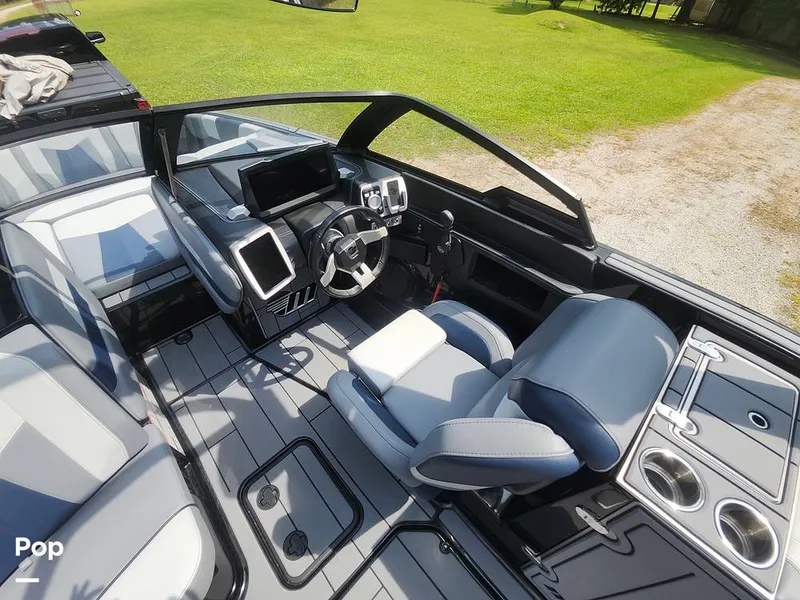 Slide: The Image of Malibu Wakesetter 24 MXZ 2023 - 15534359