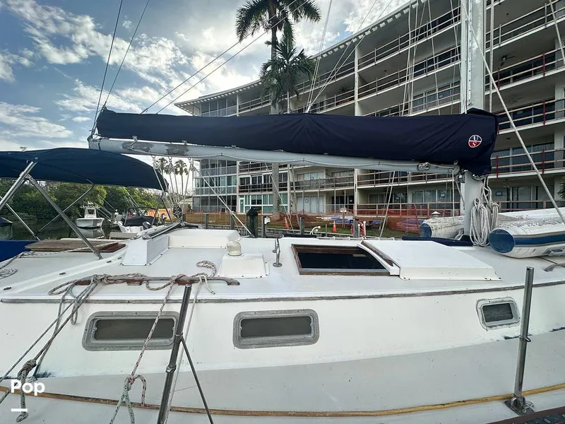 Slide: The Image of Pearson 424 Sloop 1981 - 15749392