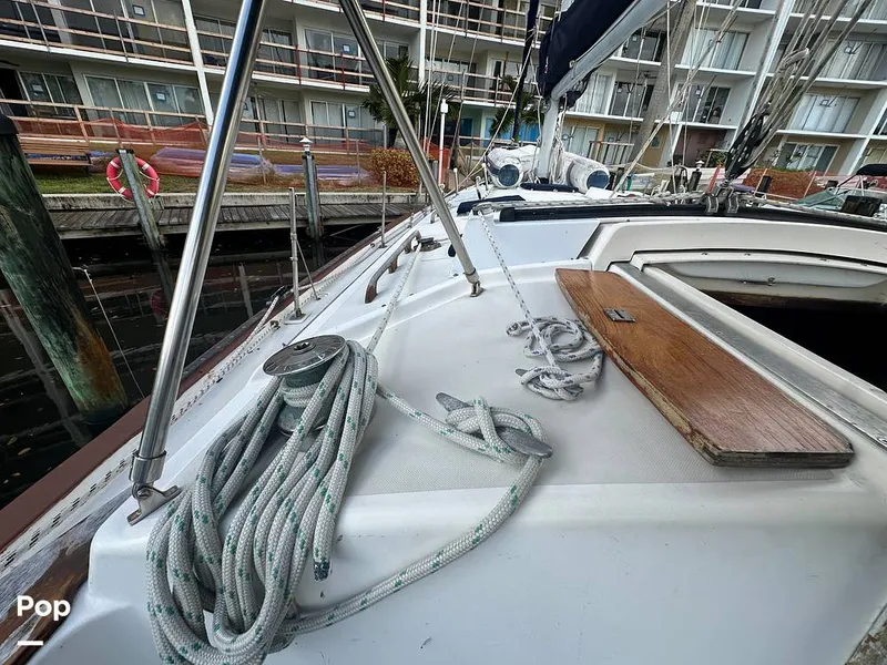 Slide: The Image of Pearson 424 Sloop 1981 - 15749415