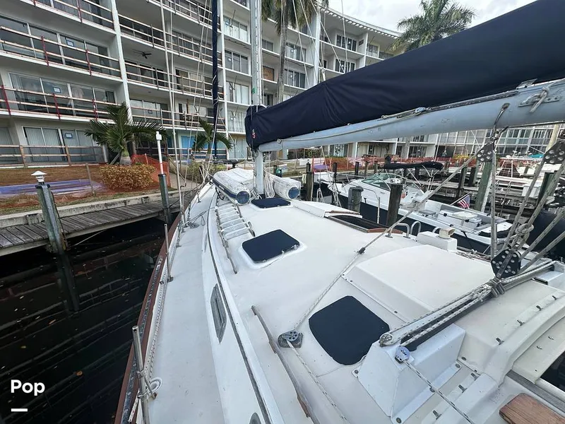 Slide: The Image of Pearson 424 Sloop 1981 - 15749419