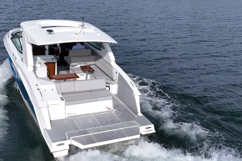 Slide: The Image of Cruisers 38 GLS 2025 - 13