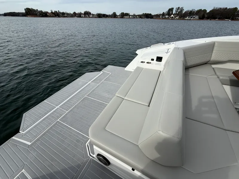 Slide: The Image of Cruisers 38 GLS 2025 - 14