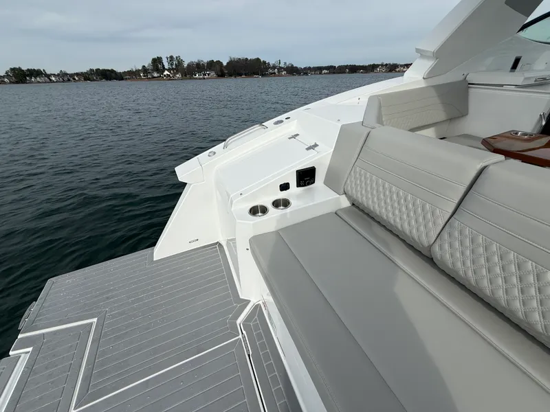 Slide: The Image of Cruisers 38 GLS 2025 - 15