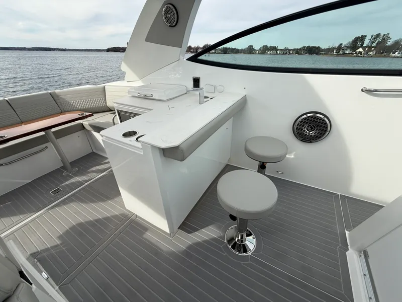 Slide: The Image of Cruisers 38 GLS 2025 - 23